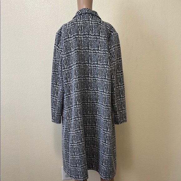 Sugar Rain- Women's Black and White Plaid Coat - Picture 6 of 9